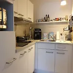 Modern Und Am Balkon,pp Γκλύξμπουργκ