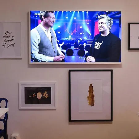 Apartament Modern Und Am Balkon,pp *