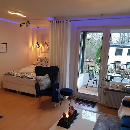 Modern Und Am Balkon,pp *