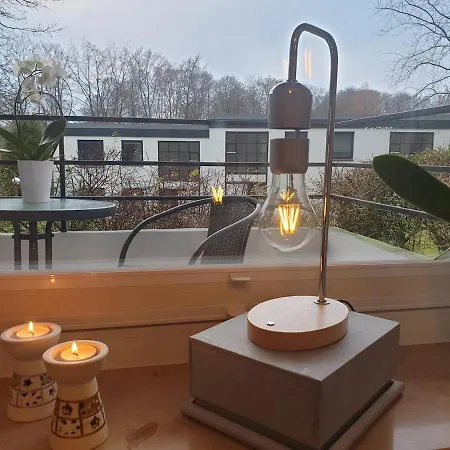 Apartment Modern Und Am Balkon,pp *